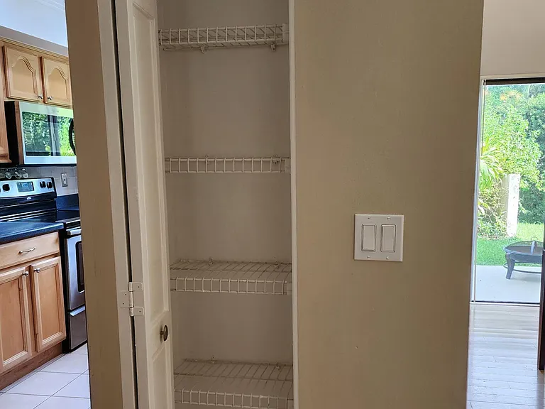 Kitchen pantry
