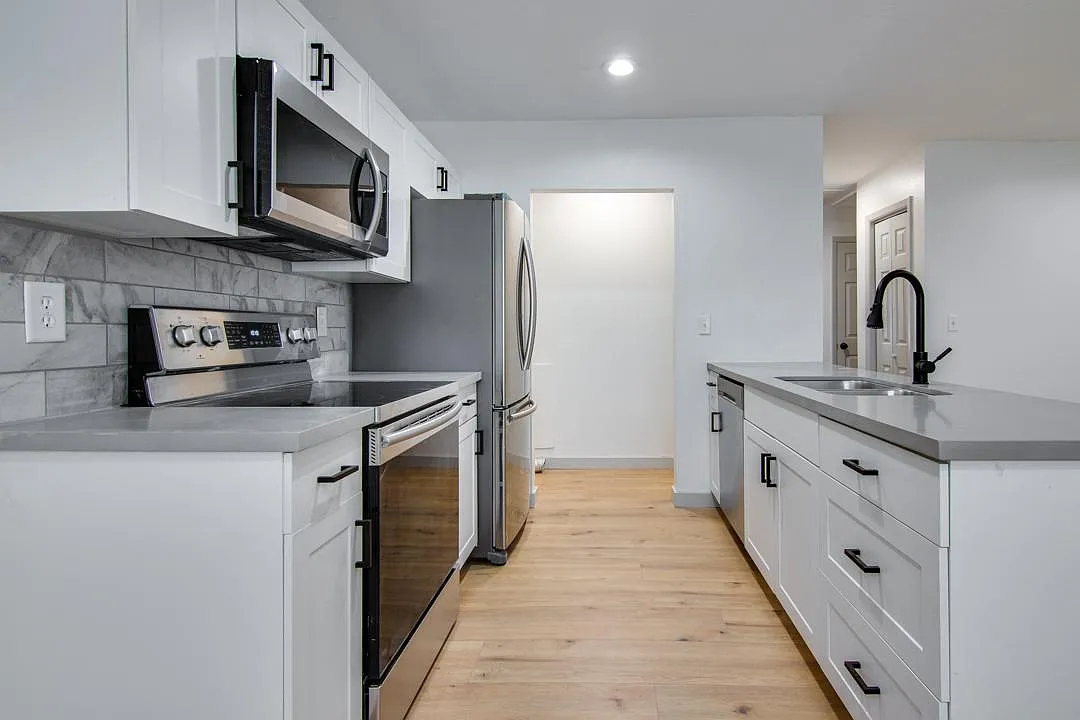 2 bed, 900 sqft, $1,475 — Photo 4