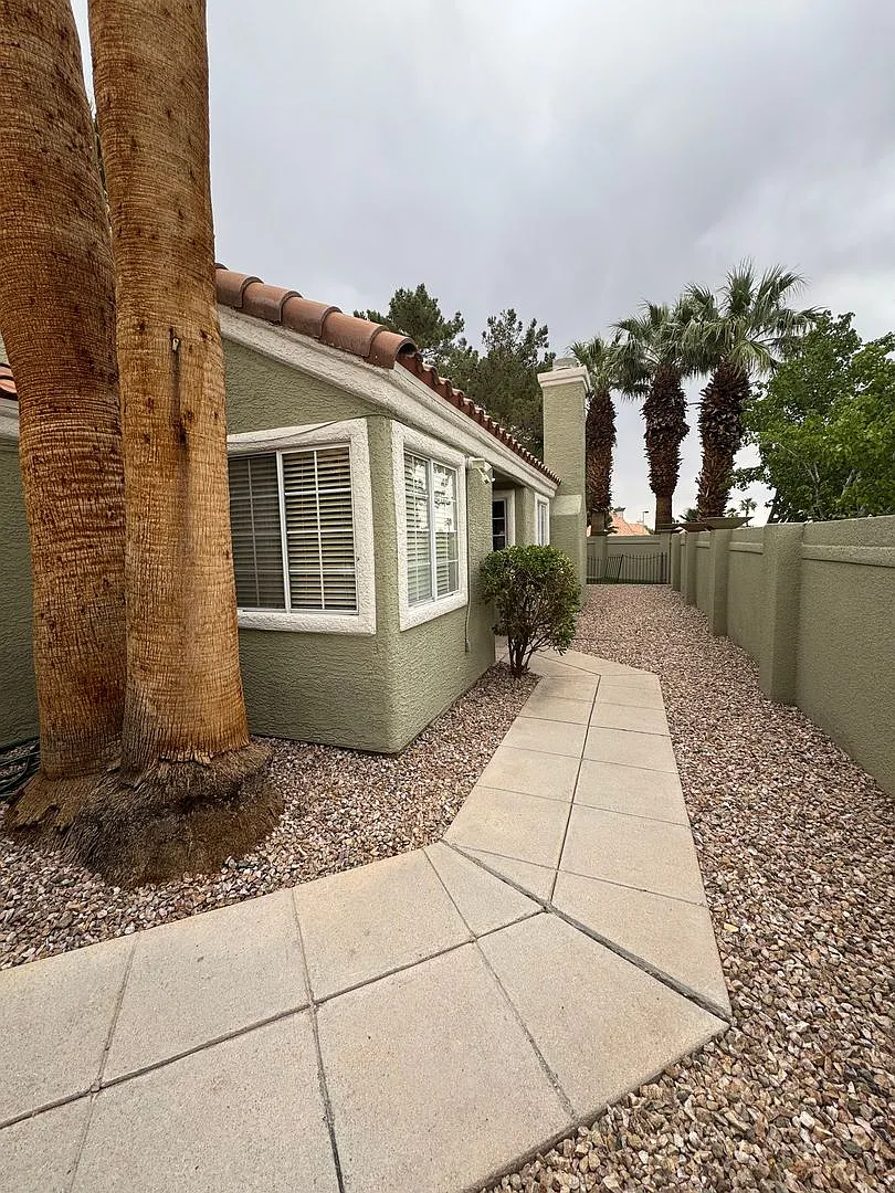 Cozy Peccole Ranch Home — Photo 3
