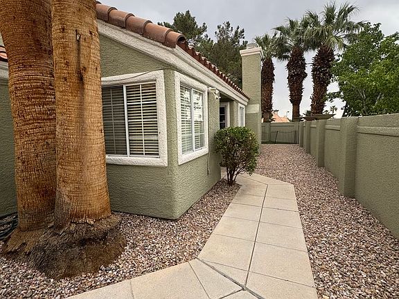 3rd image of 9224 Kentucky Oaks Dr