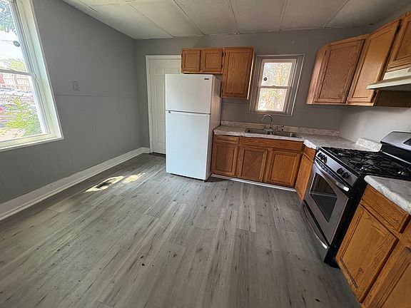 3rd image of 116 N 17th St