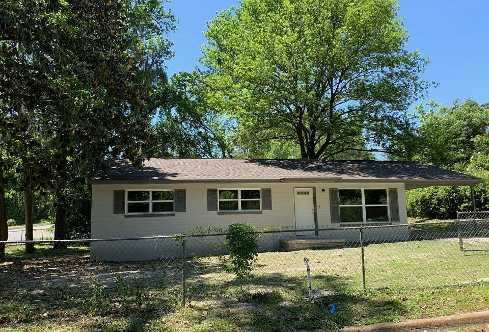 1st image of 528 SE Waldron Ter