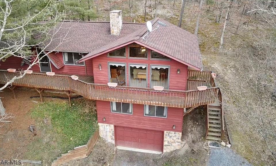 1st image of 105 Acorn Ln