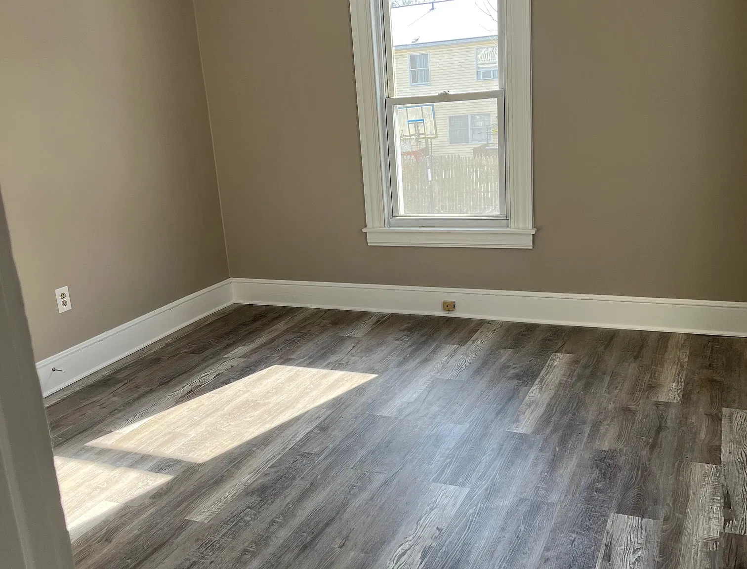 2 bed, 900 sqft, $1,500 — Photo 3