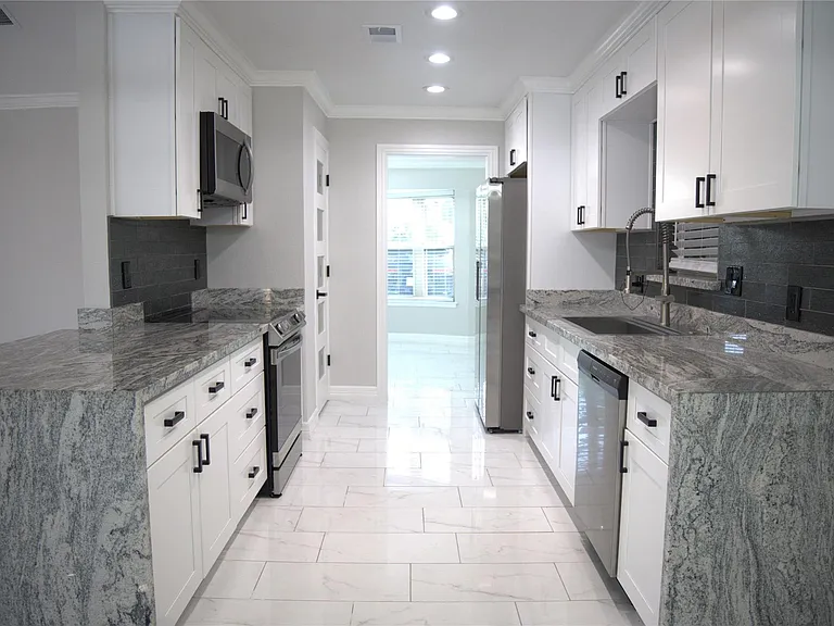 10203 Huntington Way Dr — Photo 6