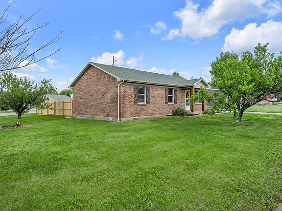 3rd image of 414 Keokuk Ct