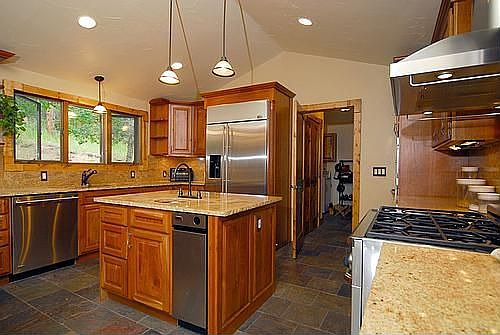 Stainless Steel Appliances and Granite