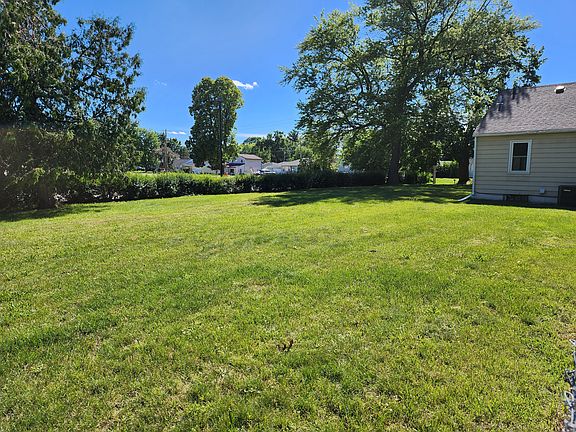 3rd image of 4236 Hunsberger Ave NE