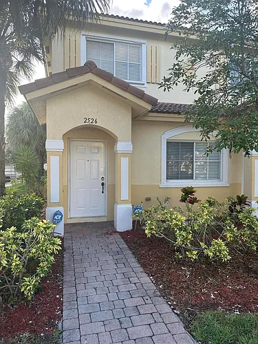 2526 SW 83rd Ter Photo 1