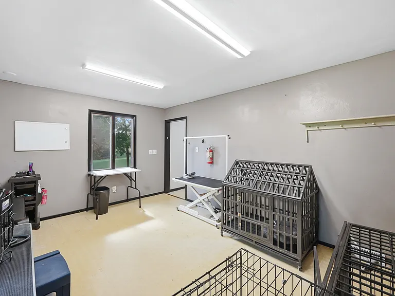 1122 W Western Reserve Rd — Photo 18
