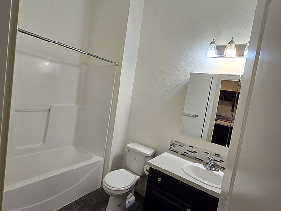 5th image of 406 Legion Way SE #11297963