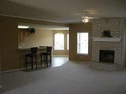 3rd image of 1701 Country Crest Ln
