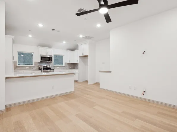 5244 Springlake Pkwy, Haltom City, TX 76117