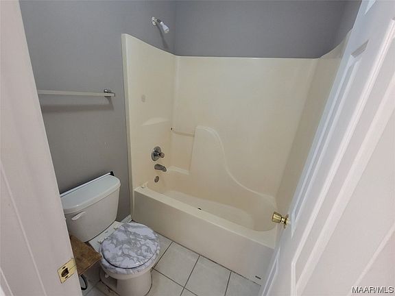 3rd image of 6957 Oak Side Dr