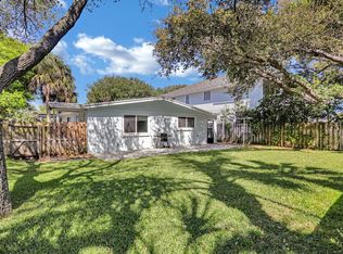 1813 Seminole Rd, Atlantic Beach, FL 32233