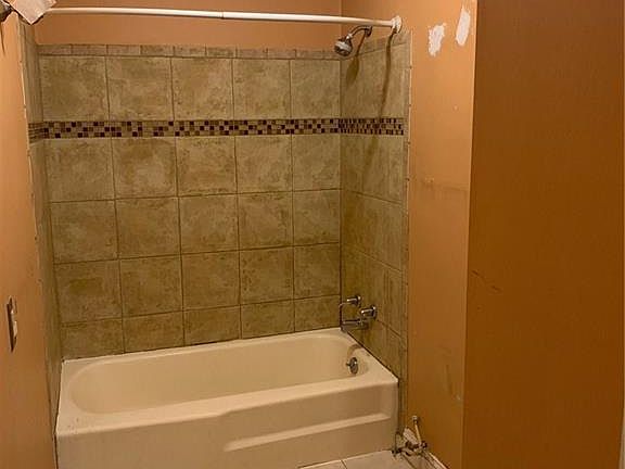 5th image of 1127 Wilkie Dr