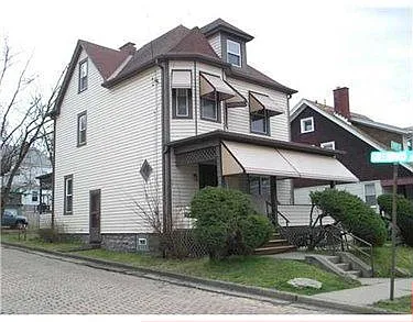 62 Evans Ave photo 1