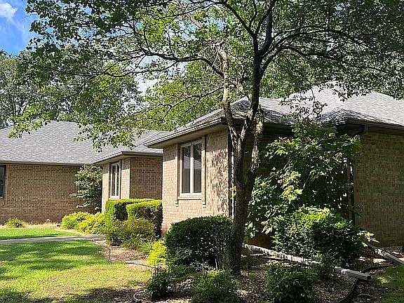 4th image of 1738 Hawthorn Pl