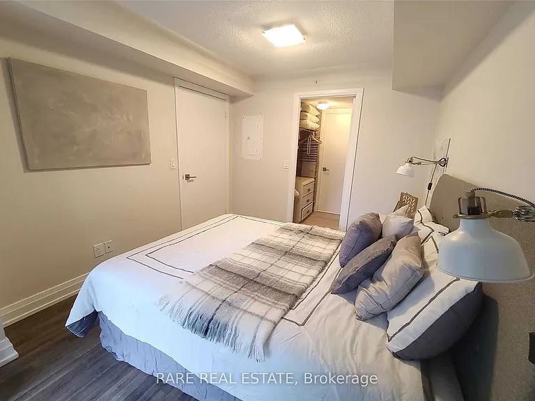 565 Wilson Ave #320W — Photo 8