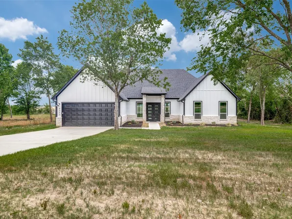 9313 W Shoreline Dr, Kemp, TX 75143