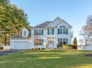 203 Union Mill Rd, Mount Laurel, NJ 08054