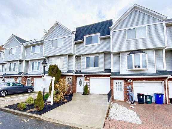 4th image of 33 Westport Ln