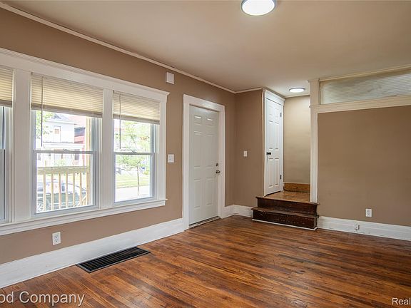 3rd image of 1695 Tyler St