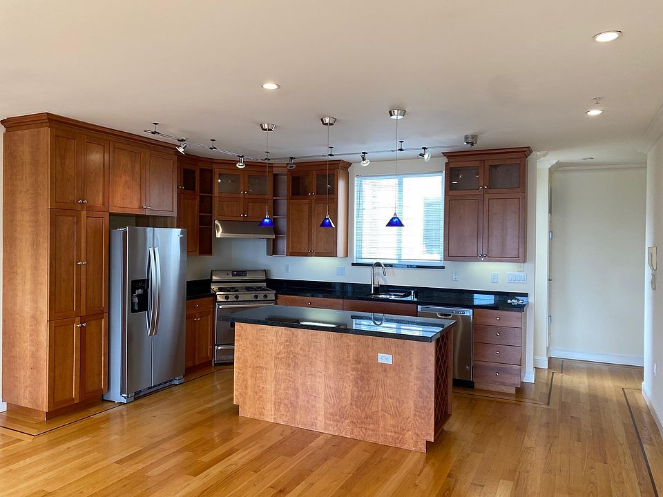1st image of 924 Presidio Ave #1