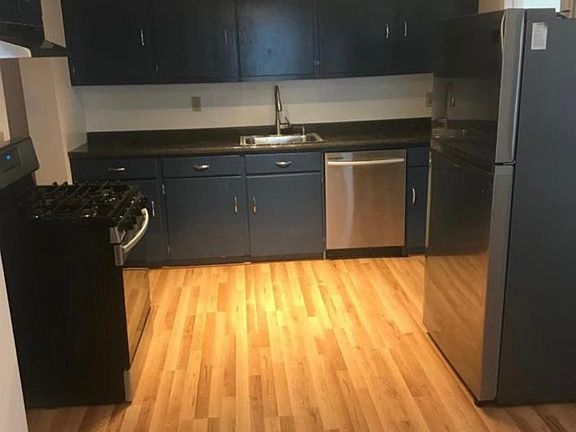 4th image of 29 8th St Floor 1