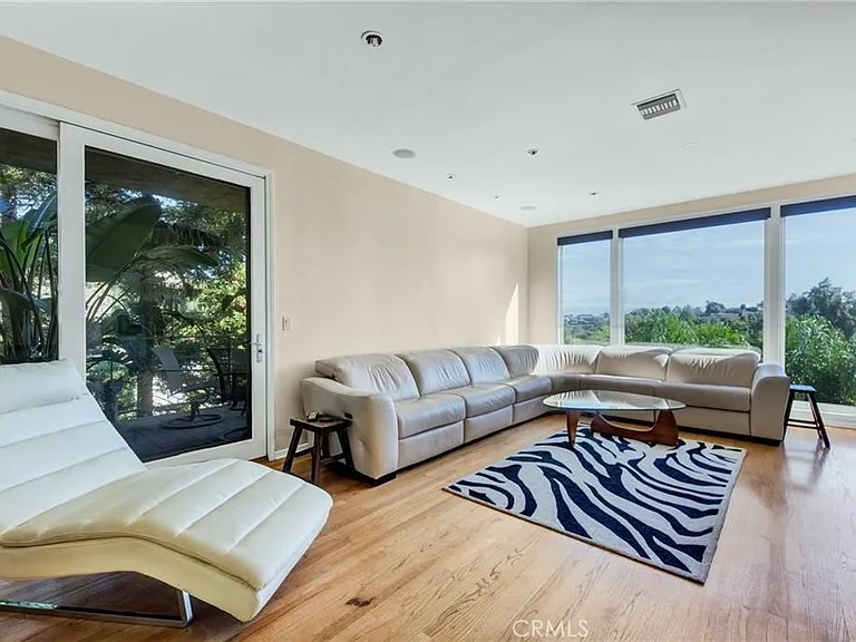 5084 Campo Rd — Photo 5