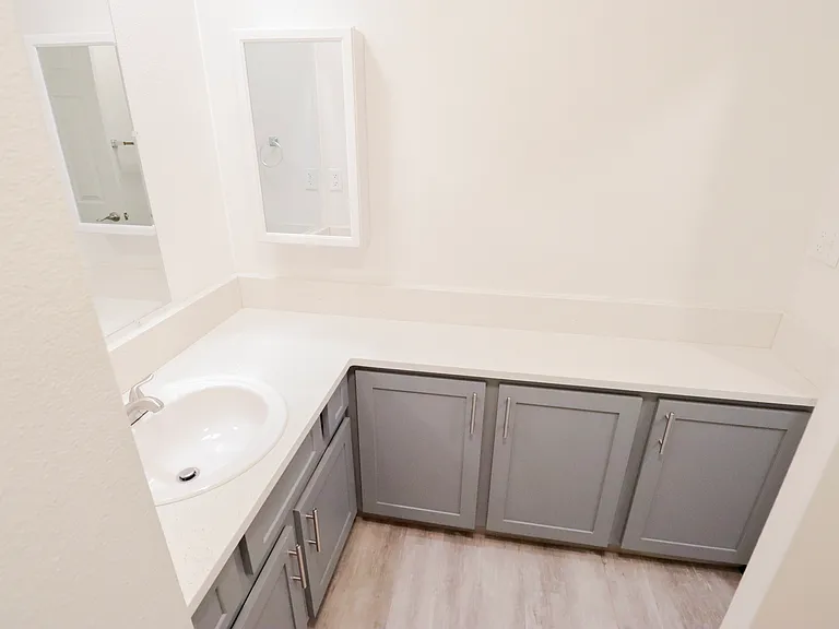 812 City Park Ave #103 — Photo 6