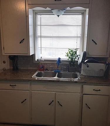 4th image of 1001 Texas Ave APT 2