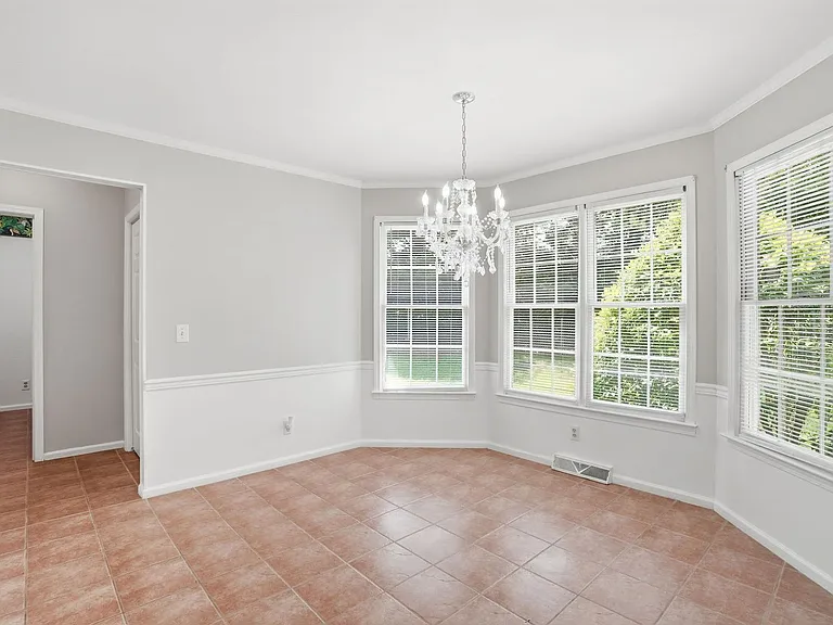 101 Emerald Way — Photo 10