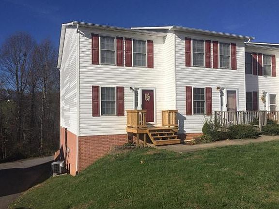 2nd image of 235 Hunter Hills Cir