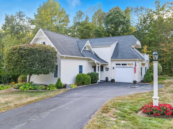 11 Lantern Circle, Laconia, NH 03246