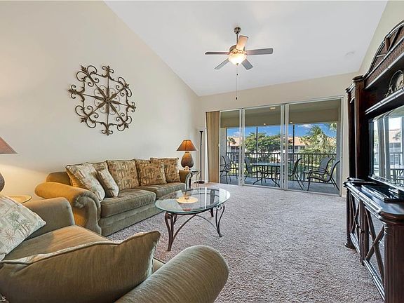 Home For Sale In Carlton Lakes