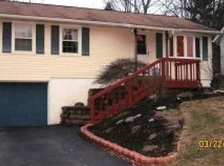 1121 Frost Rd, Endicott, NY 13760