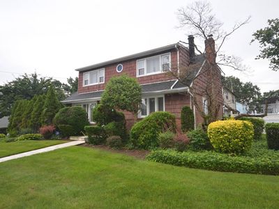 1661 Lydia Ave, Elmont, NY, 11003