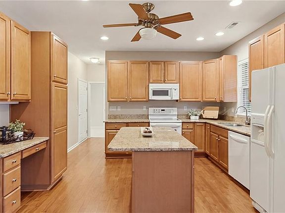 3rd image of 4601 Merlot Way
