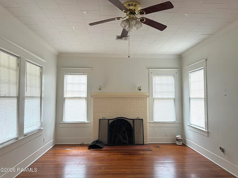 213 General Gardner Ave — Photo 2