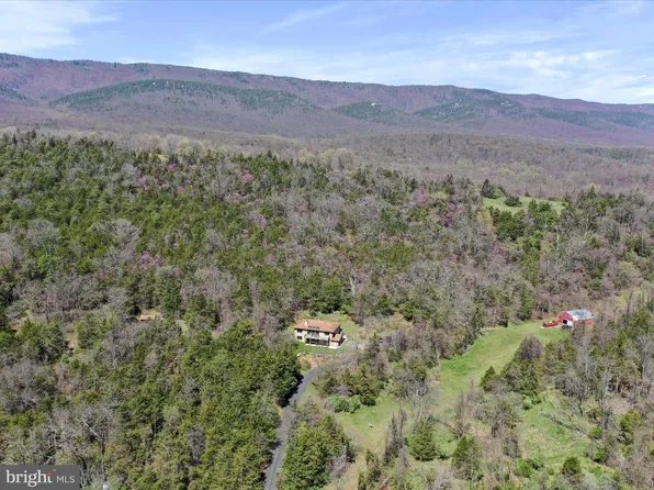 1639 Sugar Hill Rd, Maurertown, VA 22644