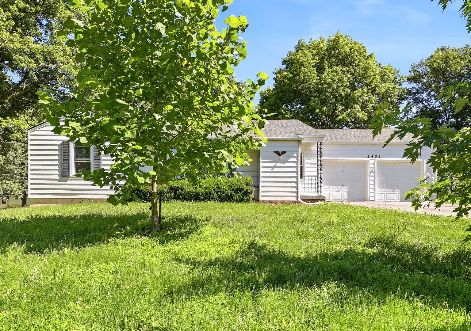 Fully Renovated 4 bed 2.5 bath Home — Photo 2