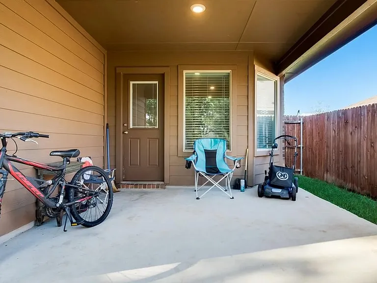 8244 Brashear Trl — Photo 10