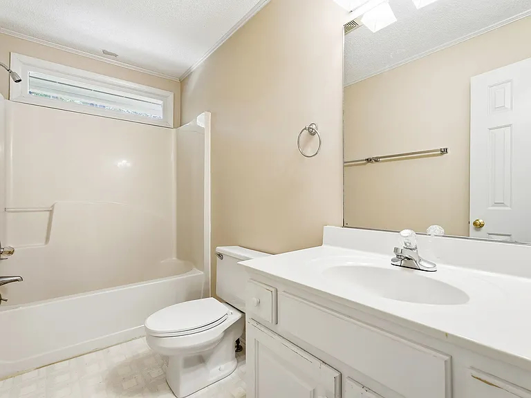 Hall Bath Upstairs