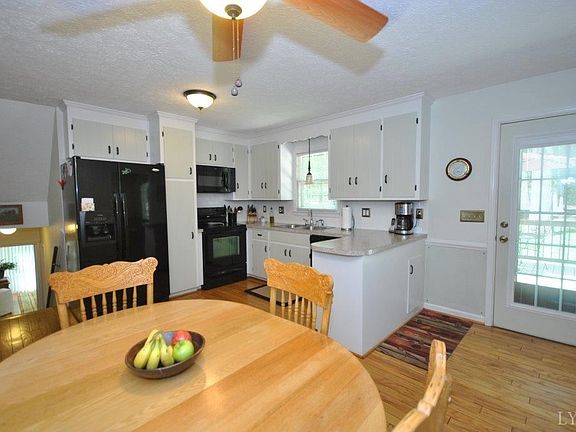 5th image of 204 Pocahontas Dr