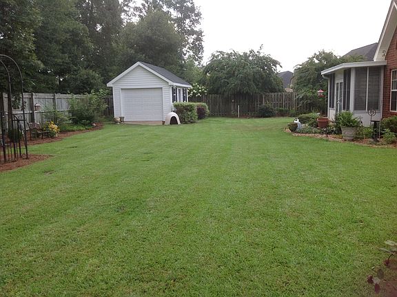 Extra Garage in BackYard