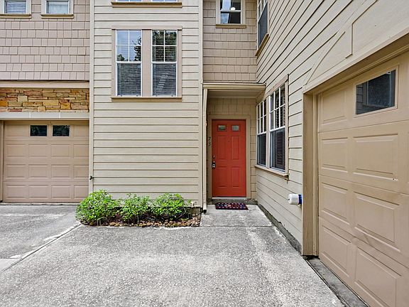 3rd image of 73 Scarlet Woods Ct