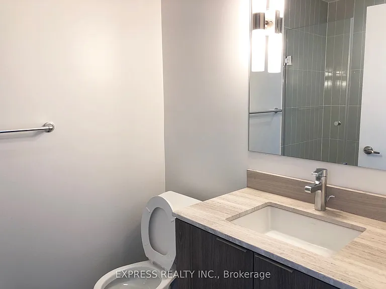 955 Bay St #507 — Photo 9