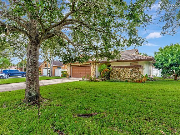 3rd image of 7126 NW 42nd Court