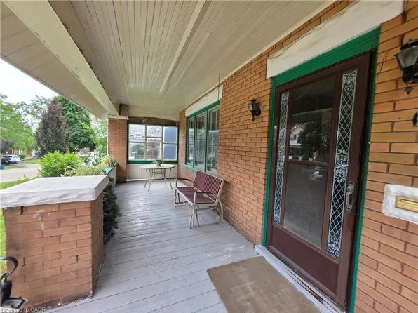 20 Fairview Ave, Kitchener, ON N2H 3E8